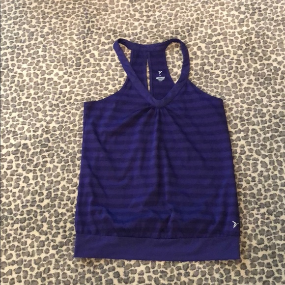 Old Navy striped workout tank top!🙌 - Picture 4 of 4